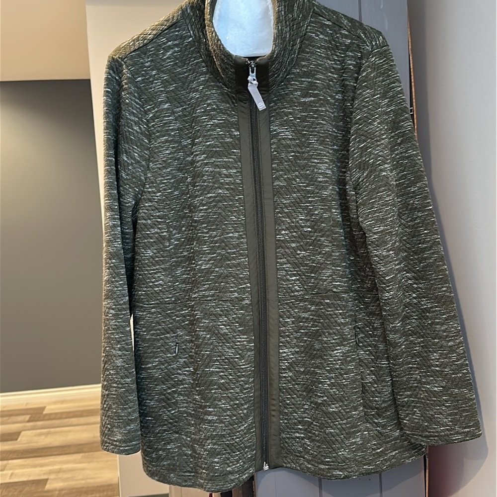 Green Utility Jacket with Stand-Up Collar and Full-Length Zipper